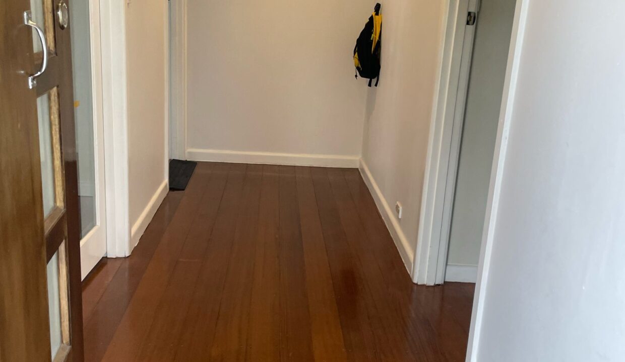 Hall (1.2)