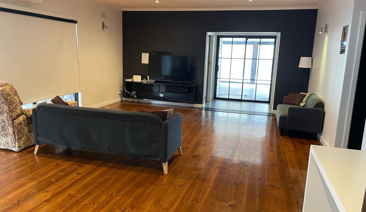 Hall (3)