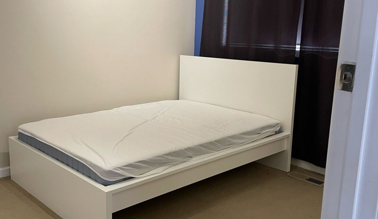 Hall (Bed 1)