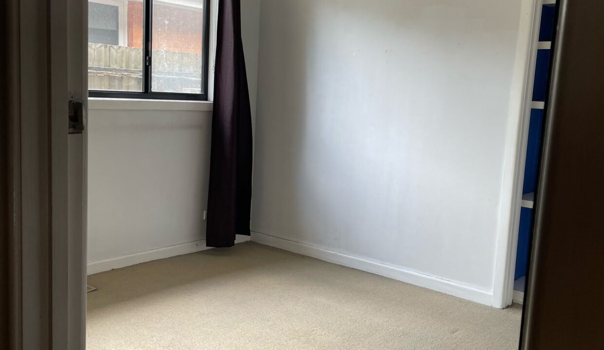 Hall (Bed 2)