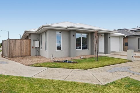 31 Spirit Boulevard Cranbourne_001_800px